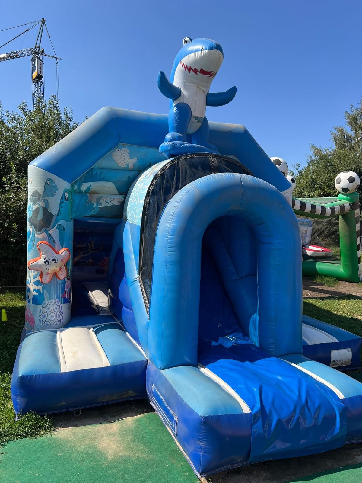 Hüpfburg Hai gebraucht